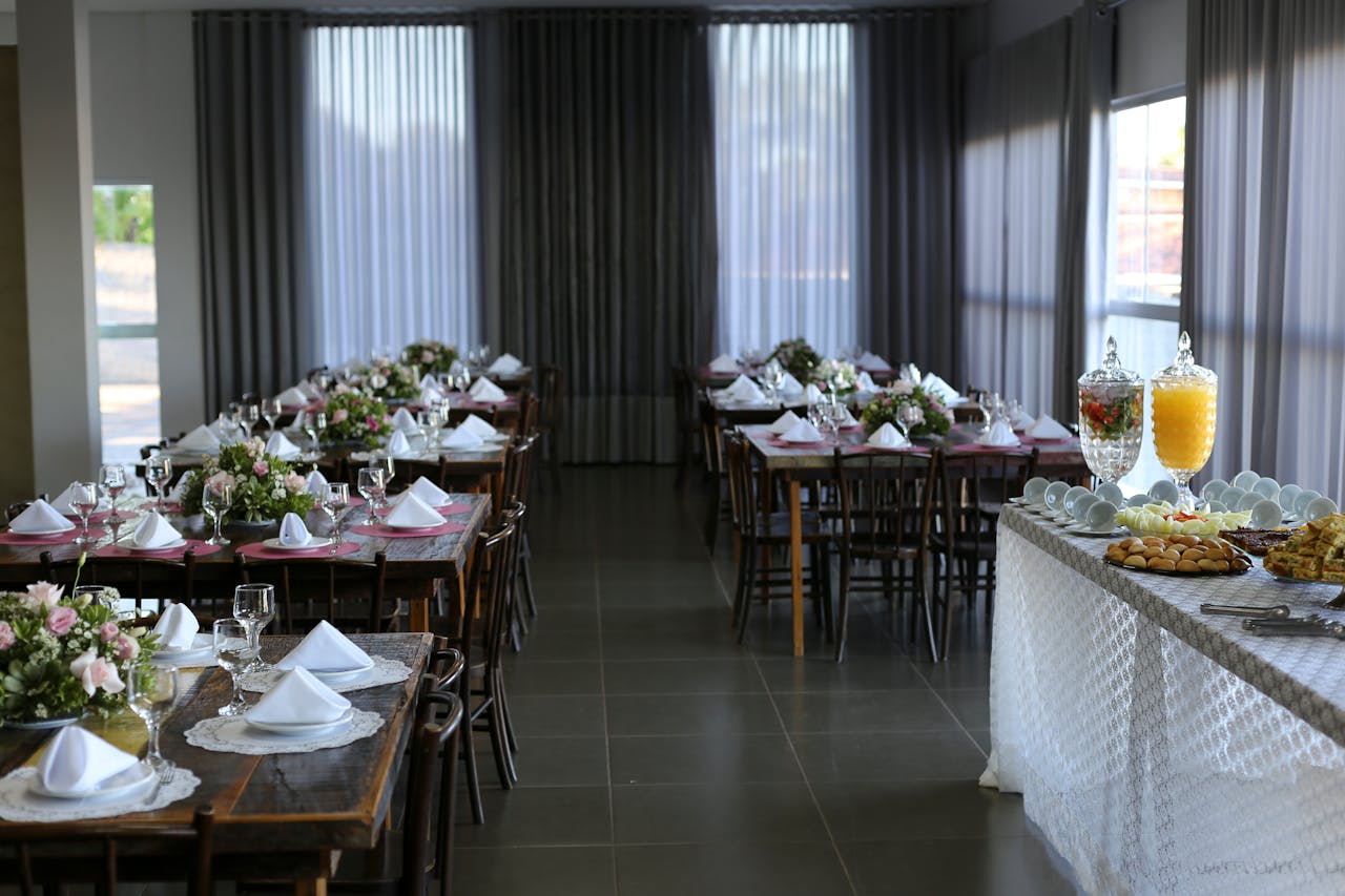 pexels-vidalbalielojrfotografia-catering pexels-vidalbalielojrfotografia